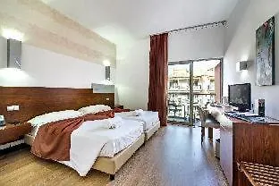 Apartahotel Quinta Pedra Dos Bicos 4*
