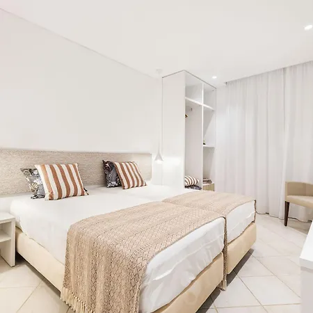 Ξενοδοχείο με διαμερίσματα Quinta Pedra Dos Bicos 4*