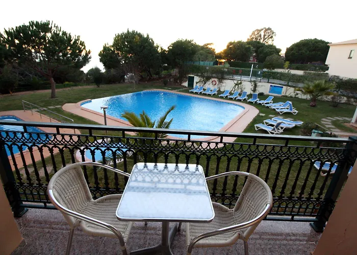 Aparthotel Quinta Pedra Dos Bicos 4*