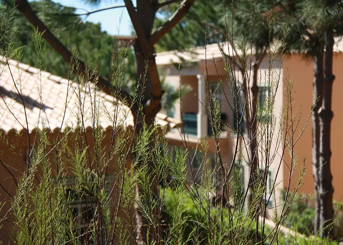 Aparthotel Quinta Pedra Dos Bicos 4*