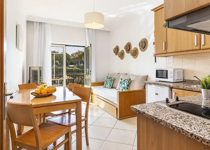 Hotel apartamentowy Quinta Pedra Dos Bicos 4*