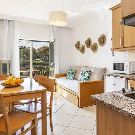 Hotel apartamentowy Quinta Pedra Dos Bicos 4*